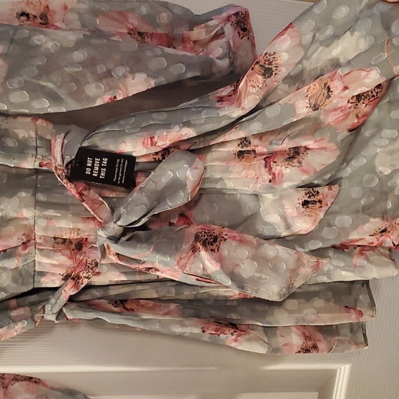 Express shorts romper - Picture 4 of 7